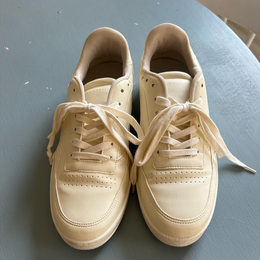 Oliver Cabell Off White Sneakers, size 41